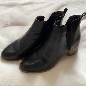 Dr. Scholl’s Ankle Booties, size 8.5